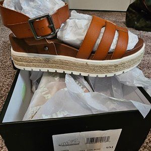 Mia Karlotta Sandal Size 9M BRAND NEW